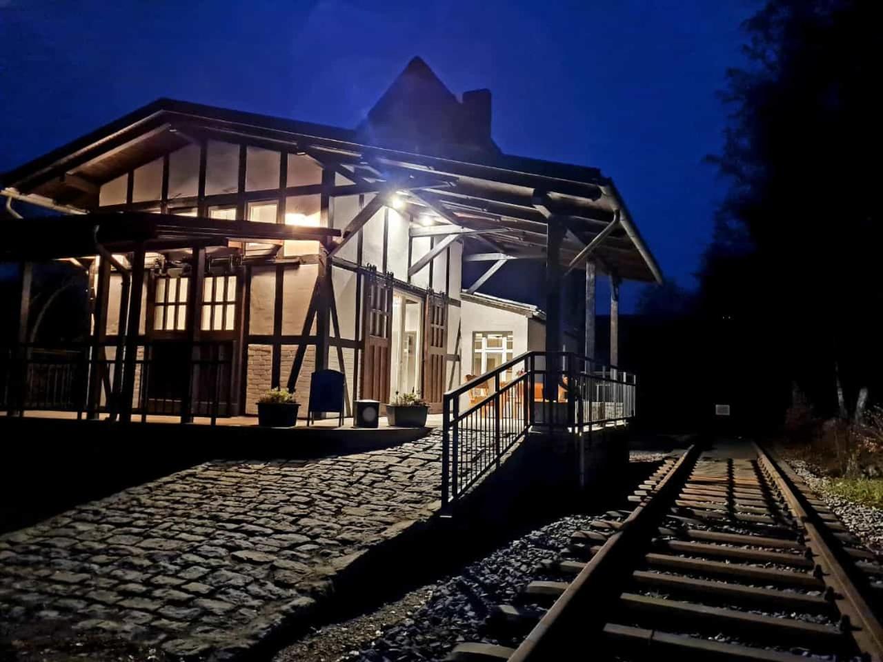 ホテル Museumsbahnhof Ahuette Üxheim エクステリア 写真